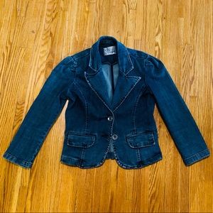 Stylish blue Jean blazer. Size small.